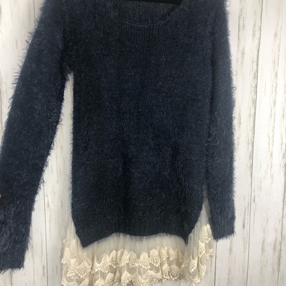LF qed London blue fuzzy lace sweater - Picture 3 of 9